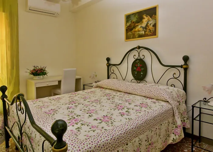 Ideal For Large Groups 2 In The Same Building Center Of Near Vatican And Trastevere Roma